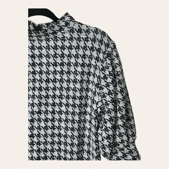 0279.โ ANN TAYLOR SHORT SLEEVE BLOUSE SIZE MEDIUM PETITE HOUNDSTOOTH PATTERN - Picture 2 of 11